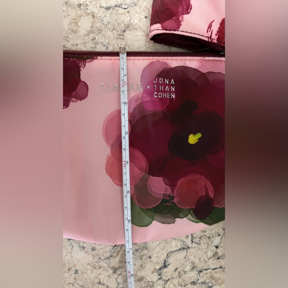 Clinique Pink Floral Tote with Burgundy Handles and Makeup Bag NWT - Picture 12 of 12